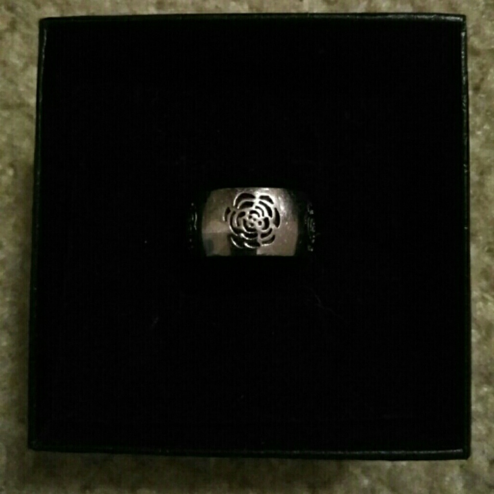 925 Thick Band Rose Design